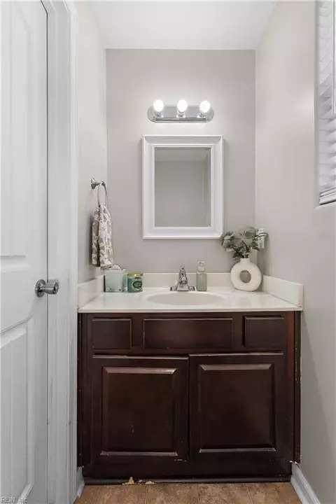 Bath - 16 Lacrosse St, Hampton, VA 23663 photo 1 of 3