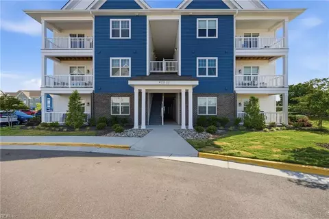 1732 Dromolin Dr #204, Virginia Beach, VA 23456