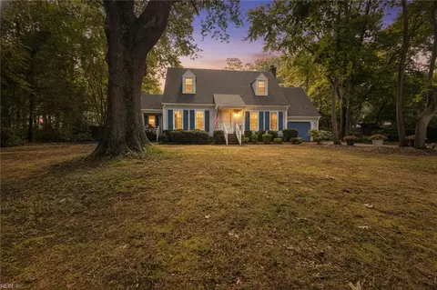 916 Oxford Dr, Virginia Beach, VA 23452