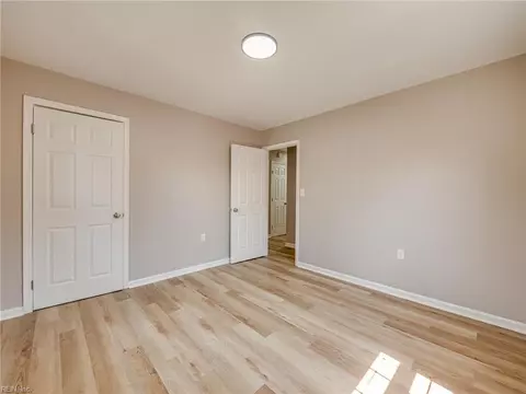 Bedroom - 79 Tide Mill Ln, Hampton, VA 23666 photo 4 of 8