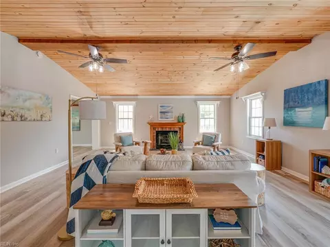 Living - 79 Tide Mill Ln, Hampton, VA 23666 photo 2 of 5