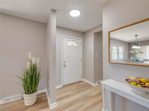 Entry Way - 79 Tide Mill Ln, Hampton, VA 23666 photo 1 of 3