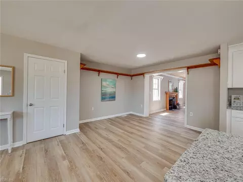 Entry Way - 79 Tide Mill Ln, Hampton, VA 23666 photo 2 of 3