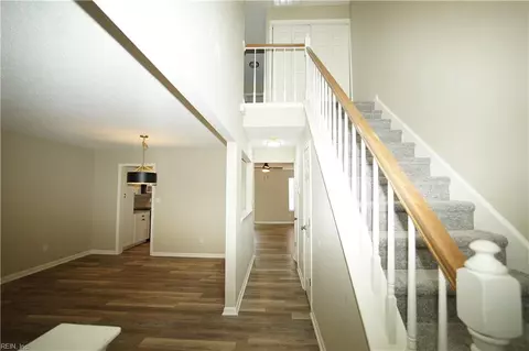 Entry Way - 6 Hawthorn Pl, Hampton, VA 23666 photo 1 of 3