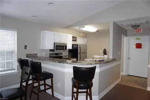 Kitchen - 6 Hawthorn Pl, Hampton, VA 23666 photo 7 of 7