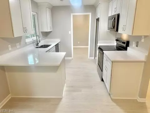 901 Birchwood Ct, Newport News, VA 23608