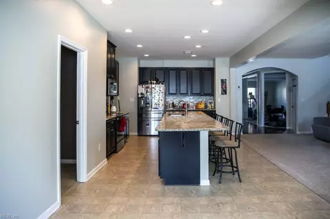 Entry Way - 16 Nightingale Rd, Hampton, VA 23666 photo 2 of 5