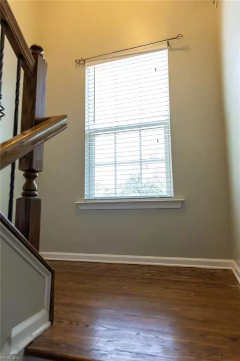 Entry Way - 16 Nightingale Rd, Hampton, VA 23666 photo 4 of 5