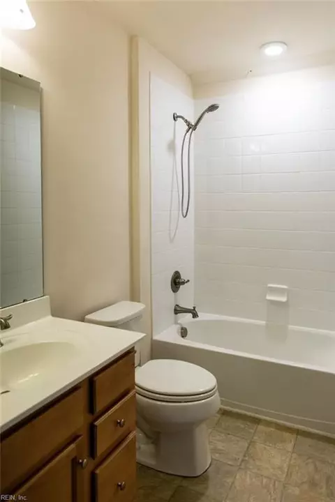 Bath - 16 Nightingale Rd, Hampton, VA 23666 photo 5 of 6