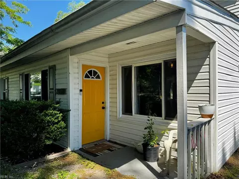 2028 Kilby Ln, Suffolk, VA 23434