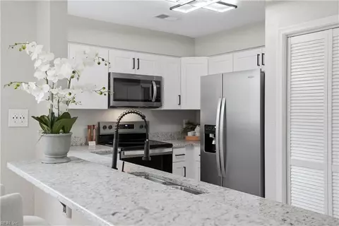 Kitchen - 1634 E Ocean View Ave #2E, Norfolk, VA 23503 photo 1 of 5