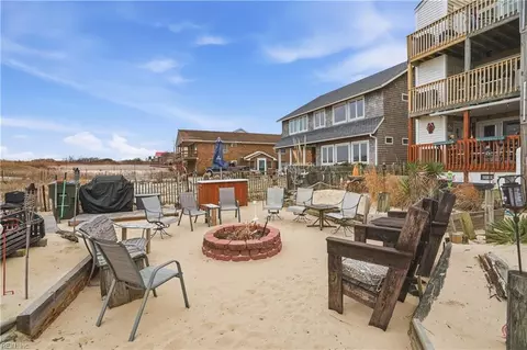 Exterior - 1634 E Ocean View Ave #2E, Norfolk, VA 23503 photo 6 of 10