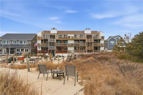Exterior - 1634 E Ocean View Ave #2E, Norfolk, VA 23503 photo 10 of 10
