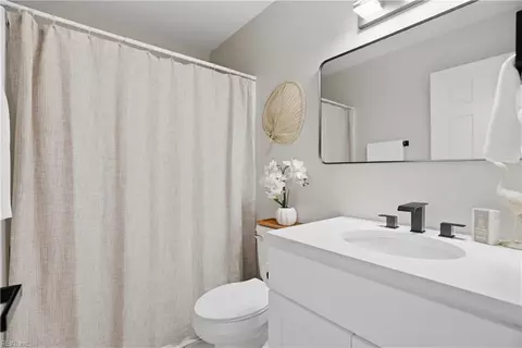 Bath - 1634 E Ocean View Ave #2E, Norfolk, VA 23503 photo 2 of 2