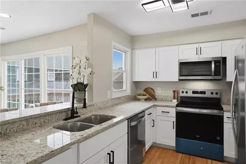 Kitchen - 1634 E Ocean View Ave #2E, Norfolk, VA 23503 photo 3 of 5