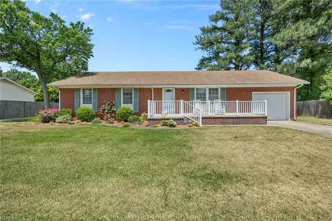 816 Gene Cres, Chesapeake, VA 23320