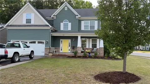 800 Aaron Culbreth Ct, Chesapeake, VA 23322