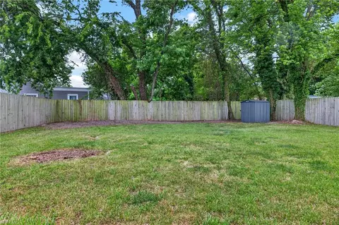 Exterior - 203 Roane Dr, Hampton, VA 23669 photo 2 of 3