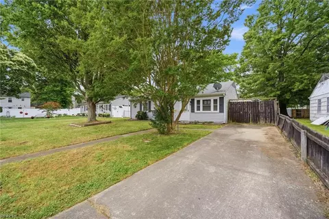 Exterior - 1003 Rollins Cir, Hampton, VA 23663 photo 11 of 11