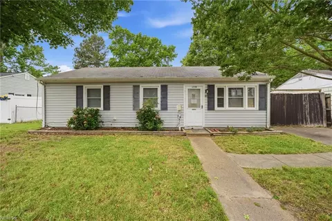 Exterior - 1003 Rollins Cir, Hampton, VA 23663 photo 9 of 11