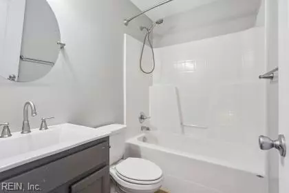 Bath - 835 Burton St, Hampton, VA 23666 photo 3 of 4