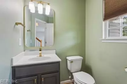 Bath - 835 Burton St, Hampton, VA 23666 photo 2 of 4
