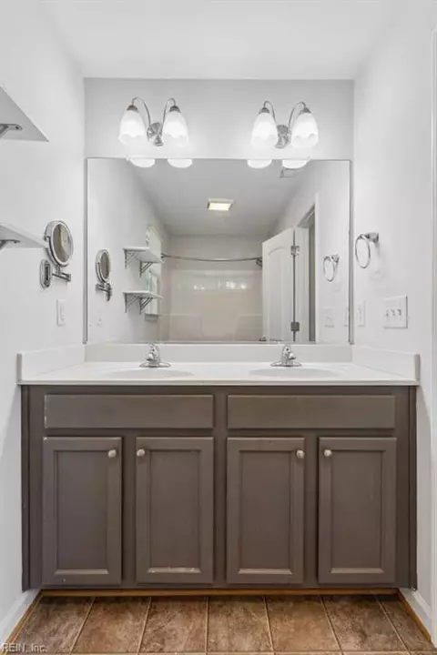 Bath - 835 Burton St, Hampton, VA 23666 photo 1 of 4