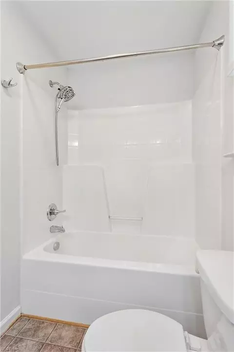 Bath - 835 Burton St, Hampton, VA 23666 photo 4 of 4