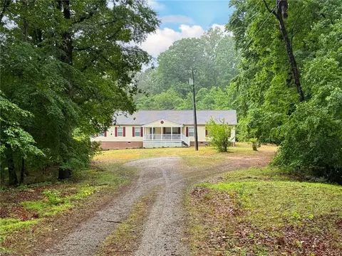 3154 Pond Ln, Gloucester, VA 23061
