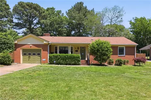 14 Everett Dr, Newport News, VA 23602