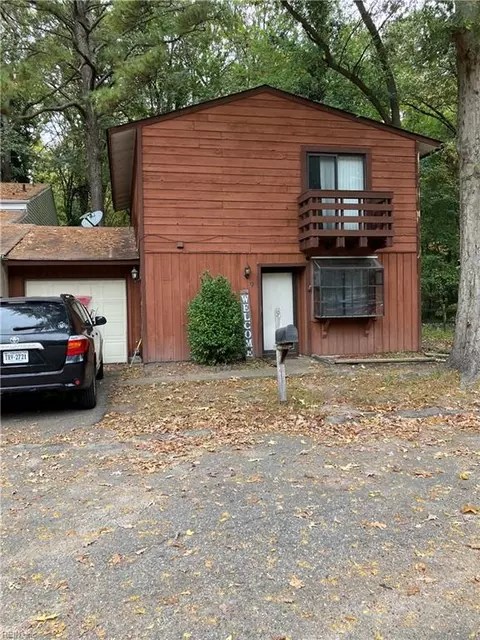 9 Lydney Cir, Chesapeake, VA 23320