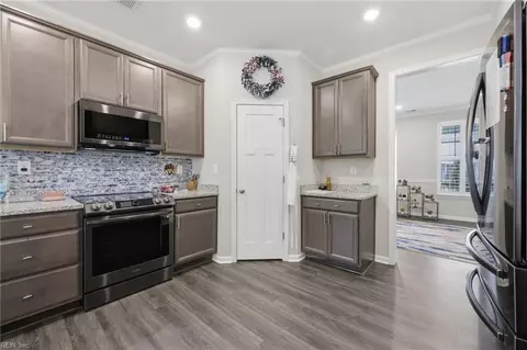 Kitchen - 2307 Tybee Loop, Chesapeake, VA 23321 photo 3 of 4