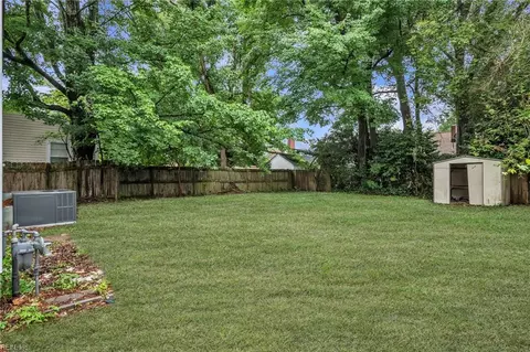 Exterior - 329 E Randall Ave, Norfolk, VA 23503 photo 7 of 9