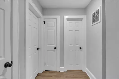 Entry Way - 329 E Randall Ave, Norfolk, VA 23503 photo 5 of 6