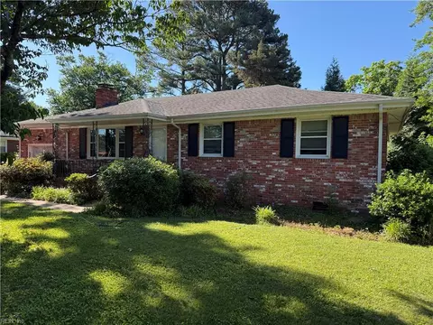 1032 Valmire Dr, Chesapeake, VA 23320