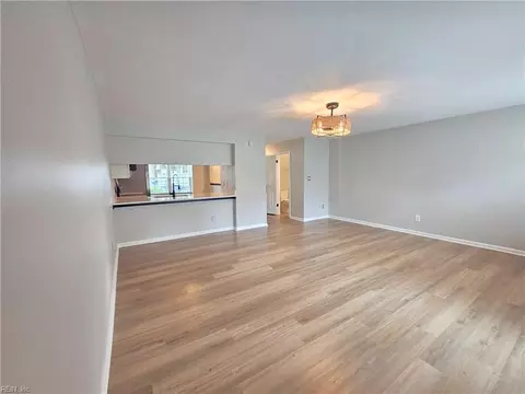 Living - 54 Treasure Ky, Hampton, VA 23666 photo 2 of 2