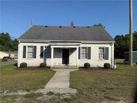546 Railroad Ave, Wakefield, VA 23888