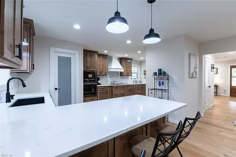 Kitchen - 7230 Otey Dr, Lanexa, VA 23089 photo 6 of 7