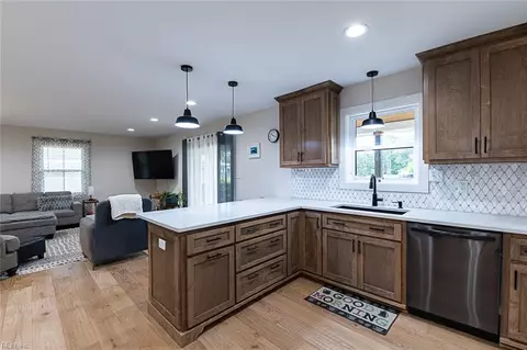 Kitchen - 7230 Otey Dr, Lanexa, VA 23089 photo 5 of 7