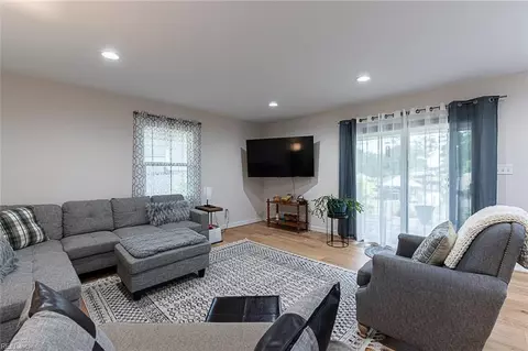Living - 7230 Otey Dr, Lanexa, VA 23089 photo 2 of 2
