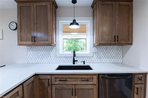 Kitchen - 7230 Otey Dr, Lanexa, VA 23089 photo 4 of 7