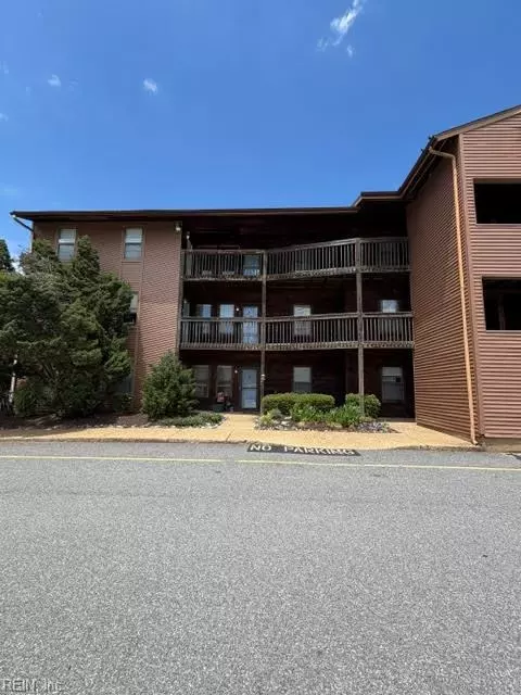 8530 Tidewater Dr #202, Norfolk, VA 23503