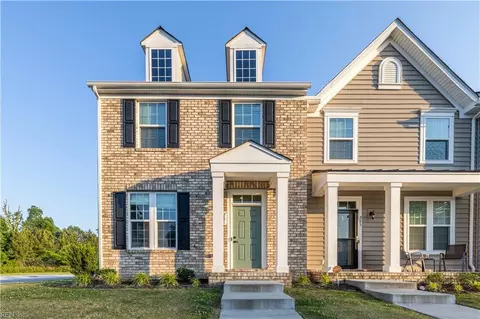 281 Goldenstar Ln, Portsmouth, VA 23701