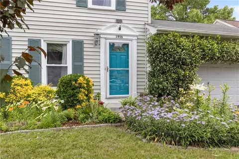 1956 Stillwood Ln, Virginia Beach, VA 23456