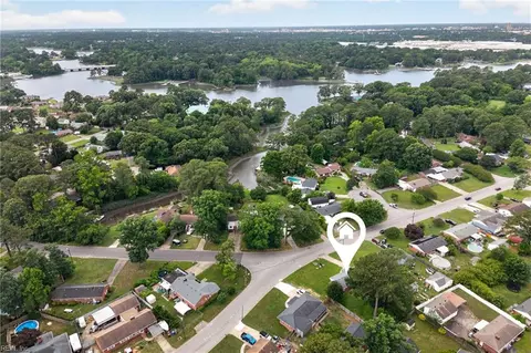 313 Sparrow Rd, Chesapeake, VA 23325