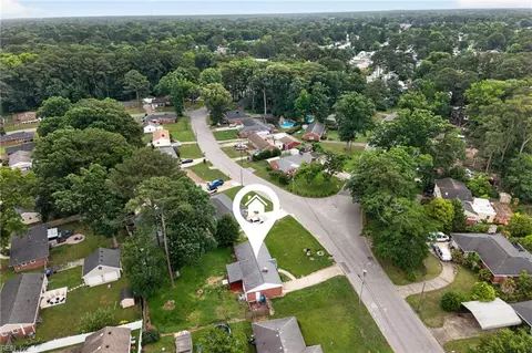 313 Sparrow Rd, Chesapeake, VA 23325