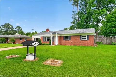 313 Sparrow Rd, Chesapeake, VA 23325