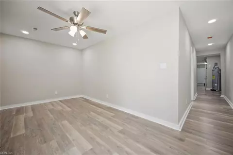 Entry Way - 722 Rolfe St, Hampton, VA 23661 photo 6 of 6