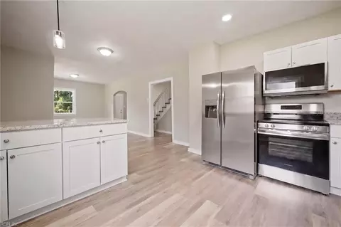 Entry Way - 722 Rolfe St, Hampton, VA 23661 photo 5 of 6