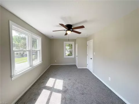 Bedroom - 722 Rolfe St, Hampton, VA 23661 photo 7 of 9